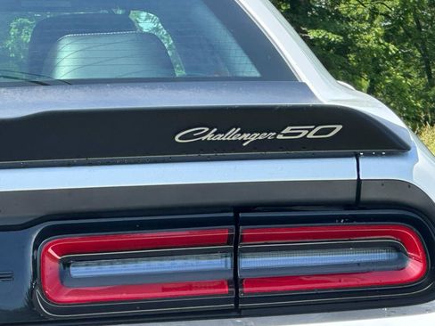 Used 2020 Dodge Challenger R/T RWD image 7