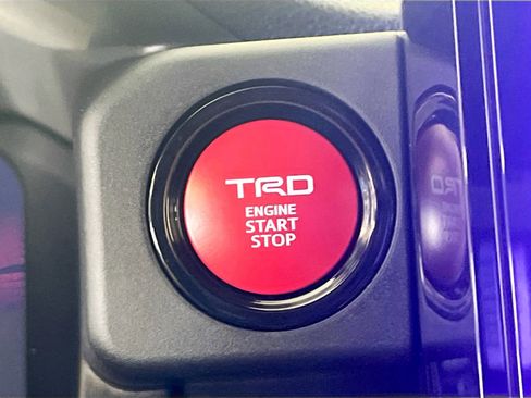 Used 2025 Toyota Tacoma TRD Sport image 24