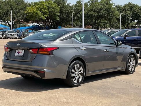 Used 2024 Nissan Altima 2.5 S FWD image 4
