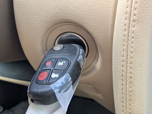 Used 2006 Jaguar XJ8 L image 31