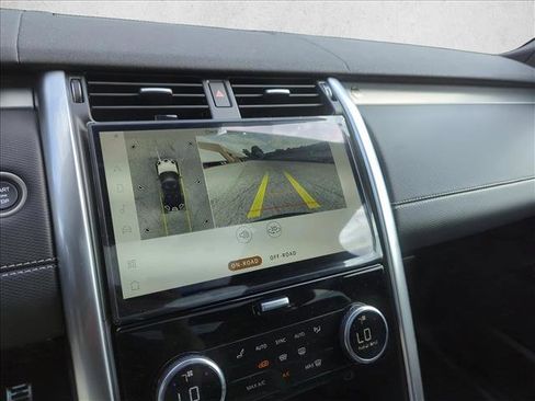 Certified 2024 Land Rover Discovery Dynamic SE image 27