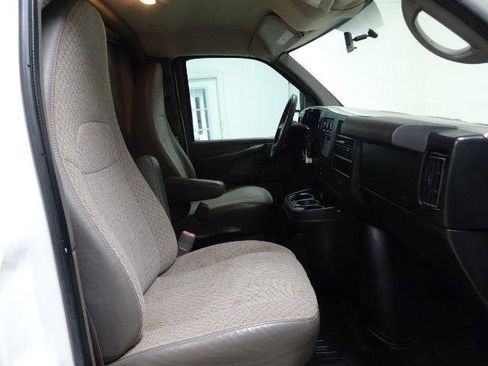 Used 2014 GMC Savana 3500 image 30