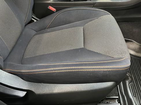 Used 2018 Subaru Crosstrek 2.0i Premium AWD/4WD image 19