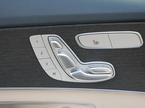 Used 2019 Mercedes-Benz C 300 4MATIC Sedan image 20