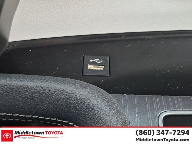 Used 2026 Toyota Sienna XLE FWD image 26