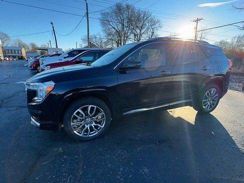 Used 2022 GMC Terrain Denali w/ Denali Premium Package image 5