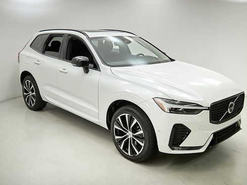 Certified 2023 Volvo XC60 B5 Plus w/ Protection Package Premier image 4