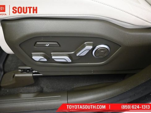 Used 2025 Hyundai Santa Fe Calligraphy AWD/4WD image 29