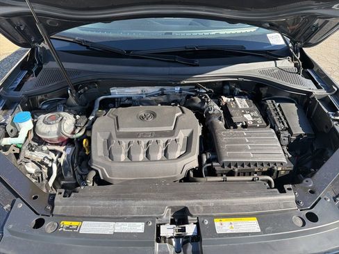 Used 2021 Volkswagen Tiguan SE w/ Panoramic Sunroof Package AWD/4WD image 39