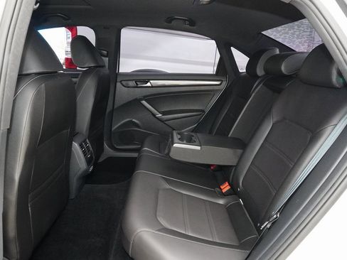 Used 2022 Volkswagen Passat 2.0T R-Line image 28