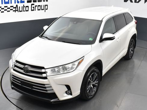 Used 2017 Toyota Highlander Plus image 9