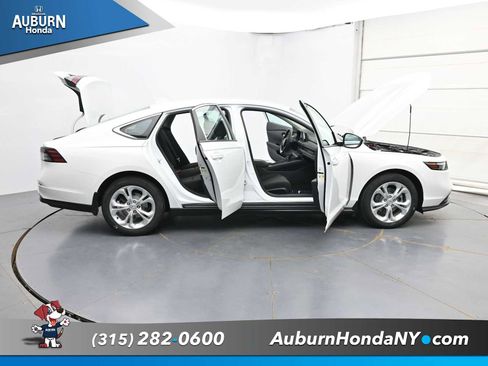 Used 2023 Honda Accord LX image 45
