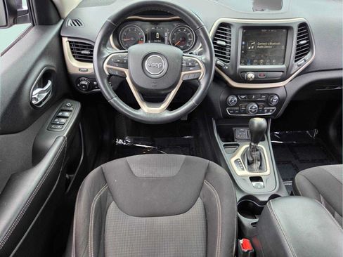 Used 2015 Jeep Cherokee Latitude w/ Comfort/Convenience Group FWD image 12