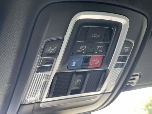 Used 2023 RAM 1500 Laramie AWD/4WD image 34
