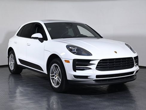 Certified 2021 Porsche Macan AWD/4WD image 9