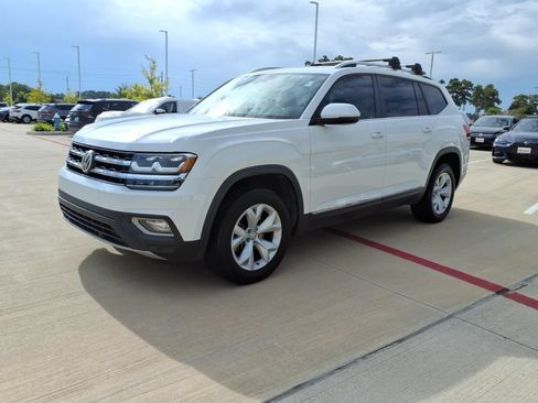 Used 2018 Volkswagen Atlas SEL FWD image 2