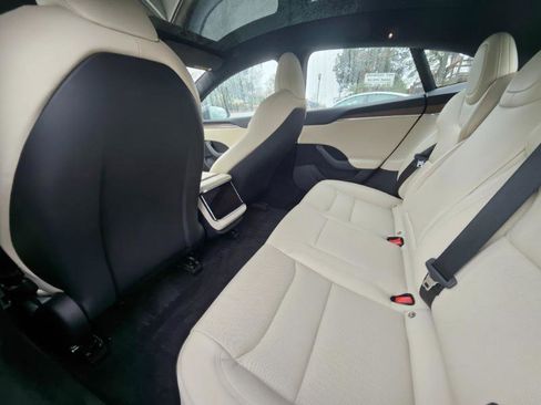 Used 2022 Tesla Model S AWD image 46