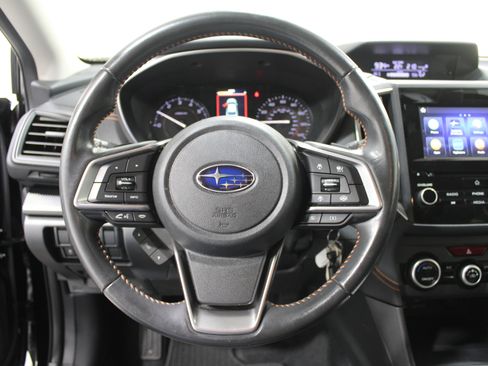 Used 2023 Subaru Crosstrek 2.0i Premium image 9