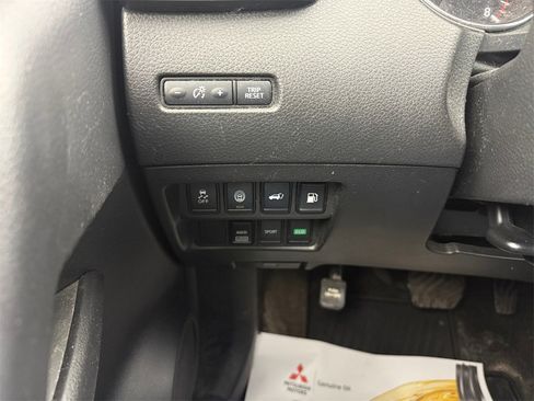 Used 2020 Nissan Rogue SV image 27