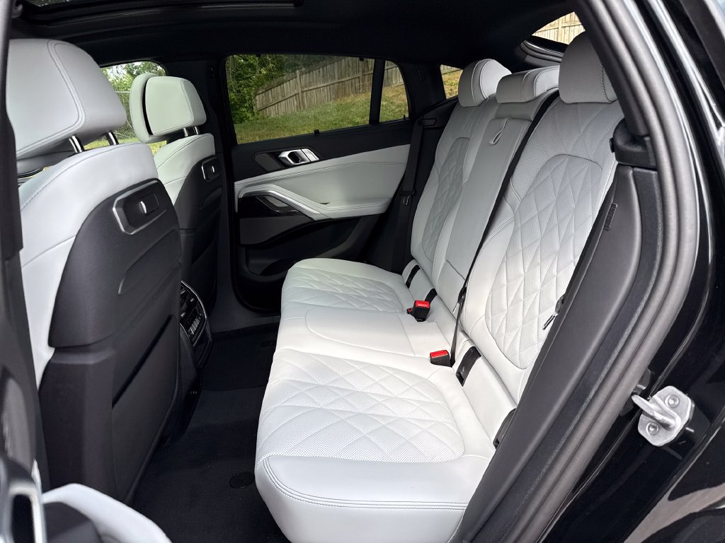 New 2027 BMW X6 xDrive40i w/ Executive Package AWD/4WD image 24