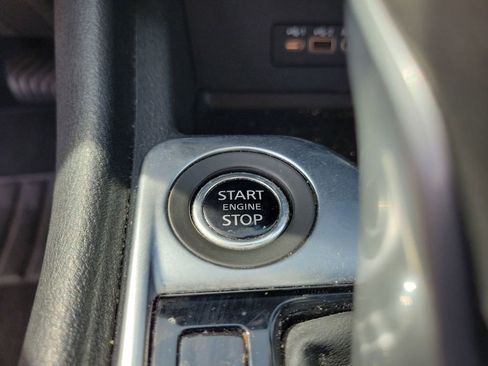 Certified 2021 Nissan Sentra SV FWD image 32