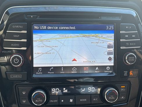Used 2017 Nissan Maxima Platinum FWD image 19