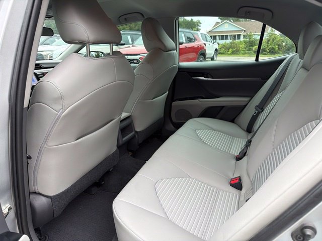 Used 2020 Toyota Camry SE FWD image 16