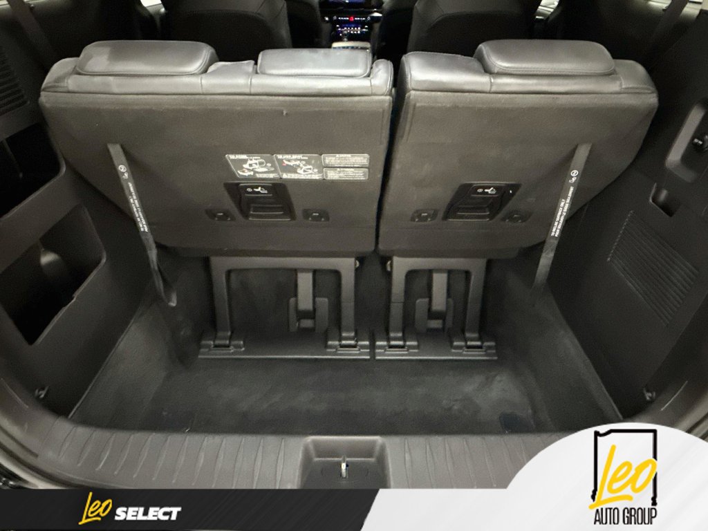 Used 2022 Kia Carnival EX FWD image 28
