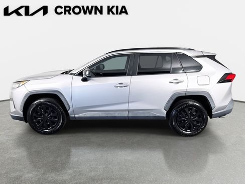 Used 2020 Toyota RAV4 LE image 9