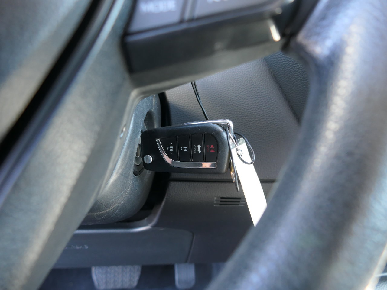 Used 2025 Toyota Corolla LE FWD image 18