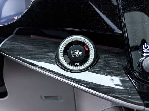 Used 2022 Jeep Wagoneer Series III w/ Premium Group I image 21