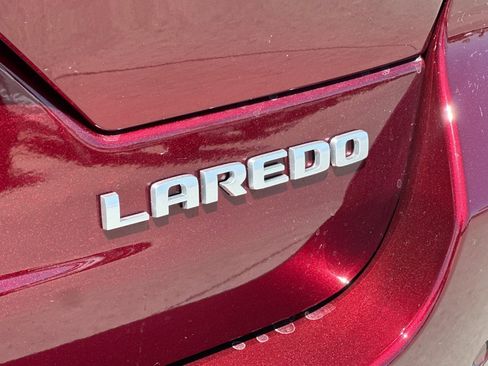 New 2025 Jeep Grand Cherokee Laredo w/ Luxury Tech Group I RWD image 27