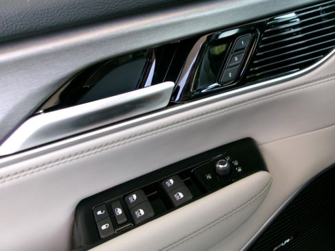 New 2026 Jeep Grand Wagoneer 4WD image 12
