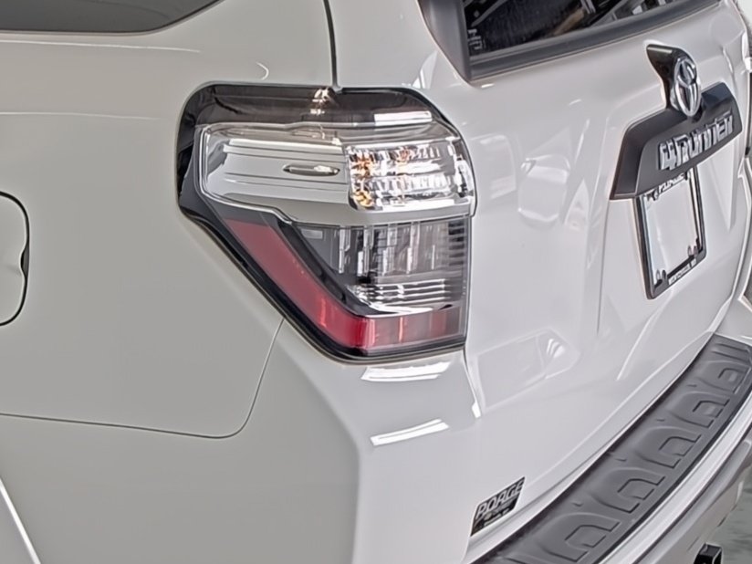 Used 2022 Toyota 4Runner TRD Off-Road Premium AWD/4WD image 10