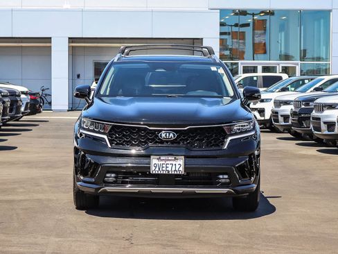 Used 2021 Kia Sorento EX FWD image 2