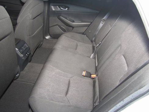 Certified 2025 Honda Accord SE image 12