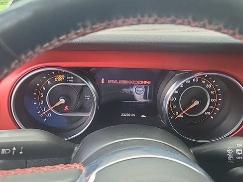 Used 2023 Jeep Wrangler Unlimited Rubicon w/ Cold Weather Group AWD/4WD image 13