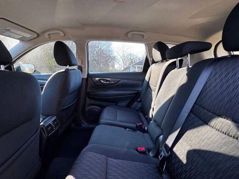Used 2017 Nissan Rogue S FWD image 14