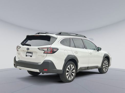 Used 2023 Subaru Outback Limited XT image 7