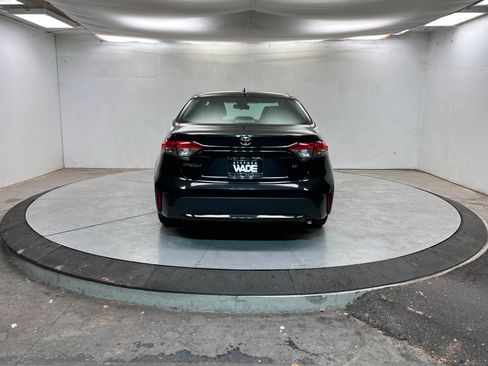 Used 2022 Toyota Corolla LE image 5