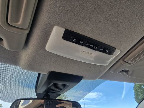 Used 2021 Nissan Kicks S FWD image 24