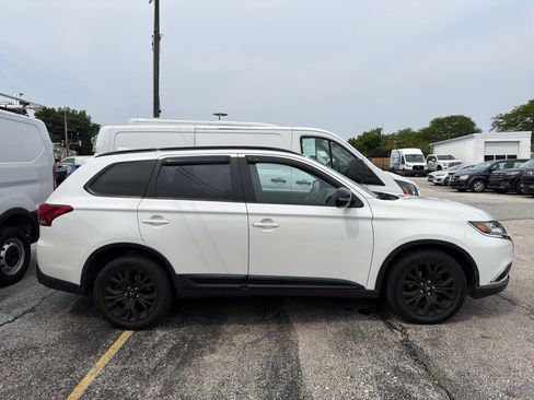 Used 2018 Mitsubishi Outlander LE AWD/4WD image 9