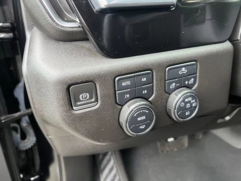 Used 2022 Chevrolet Silverado 1500 RST w/ Z71 Off-Road Package AWD/4WD image 24