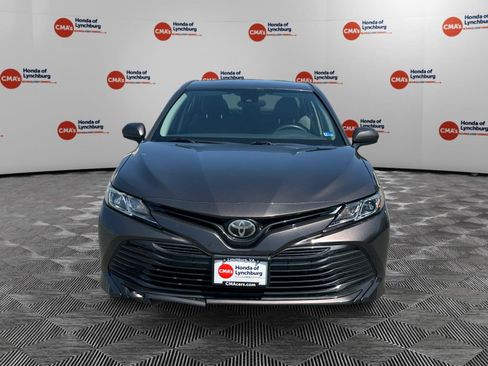 Used 2020 Toyota Camry LE FWD image 8