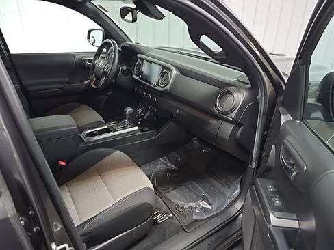 Used 2023 Toyota Tacoma TRD Sport image 15