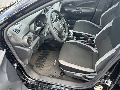 Used 2025 Nissan Versa S FWD image 16
