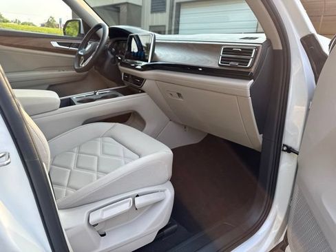 Used 2026 Volkswagen Atlas SE FWD image 17