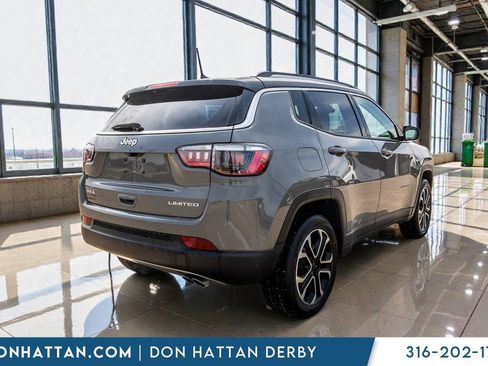 Used 2022 Jeep Compass Limited AWD/4WD image 30