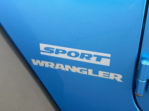 Used 2010 Jeep Wrangler Sport AWD/4WD image 24