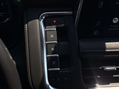 Used 2022 Chevrolet Suburban High Country AWD/4WD image 22